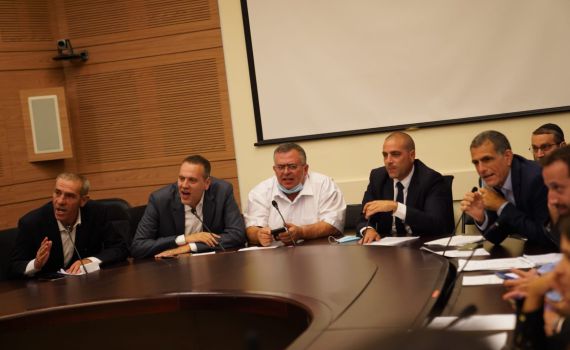 ניצחון לאופוזיציה: תיקון חוק הדיינים נדחה