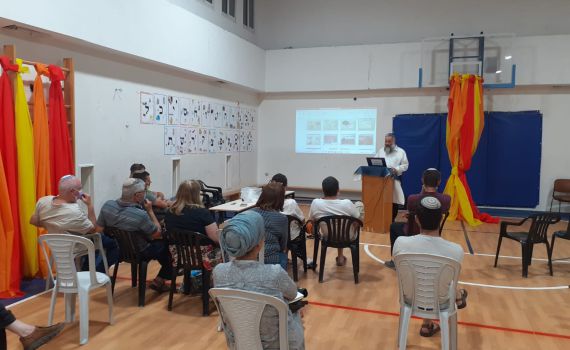 לפני ראש השנה: ביקוש שיא להרצאות הכנה לשמיטה