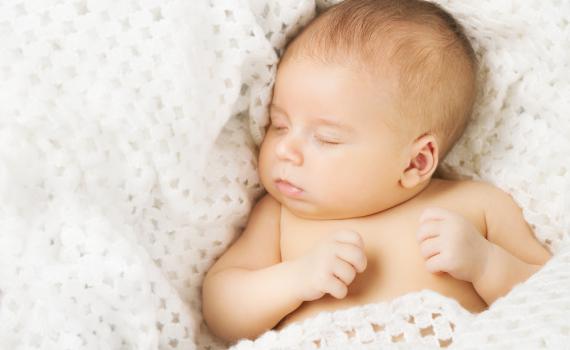 בן 4 חודשים פונה לביה"ח עם חבלות בגולגולת; הוריו נחקרו