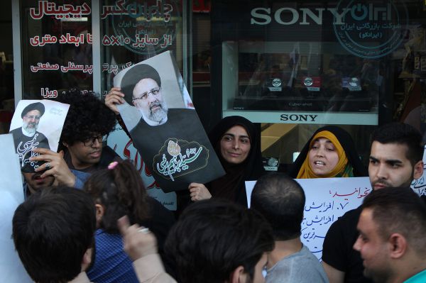 וכעת, לתגובות: העולם מגיב על ניצחונו של ראיסי