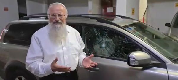 נעצרו שני ערבים שיידו אבנים על הרב שמואל אליהו