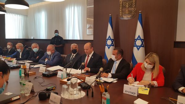 בנט סיכם: מלאי חדש של חיסוני פייזר יגיע באוגוסט