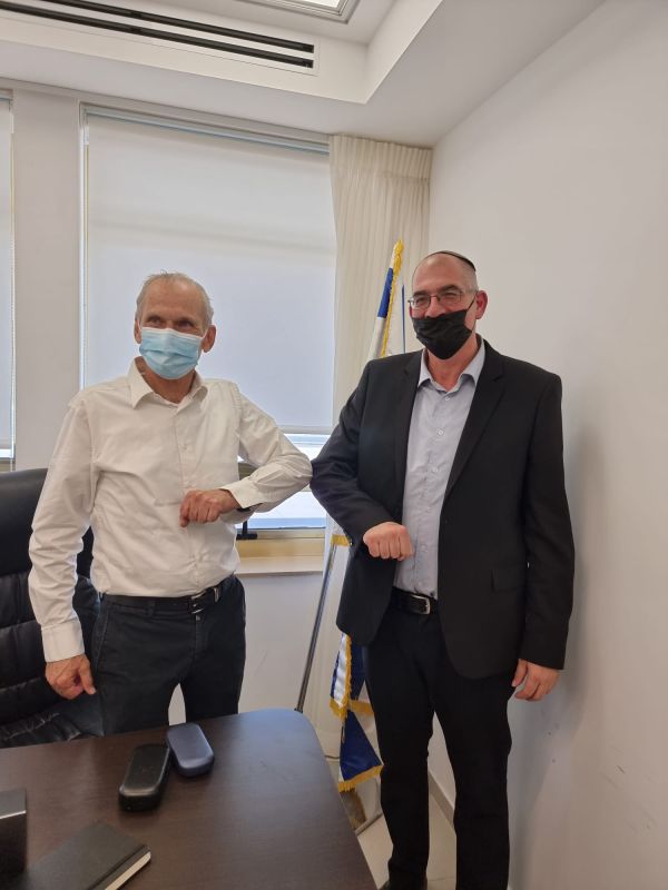 בהמשך לפרסום סרוגים: אורבך נפגש עם השר בר-לב
