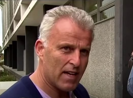 דרמה בהולנד: עיתונאי נורה למוות מחוץ לאולפן