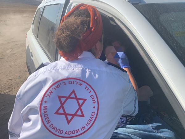 תושבת הר חברון נשדדה ונזרקה מרכבה ע"י ערבים