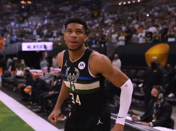 אחרי 50 שנה הכוכב היווני הביא גביע למילווקי באקס