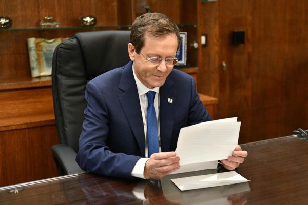 הקריאה הראשונה של הרצוג למנהיגי העולם