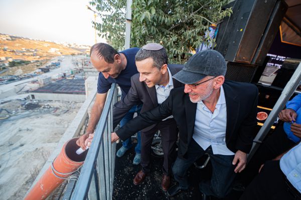 אבן פינה בשכונת נוף ציון: "גאולתה של ירושלים"