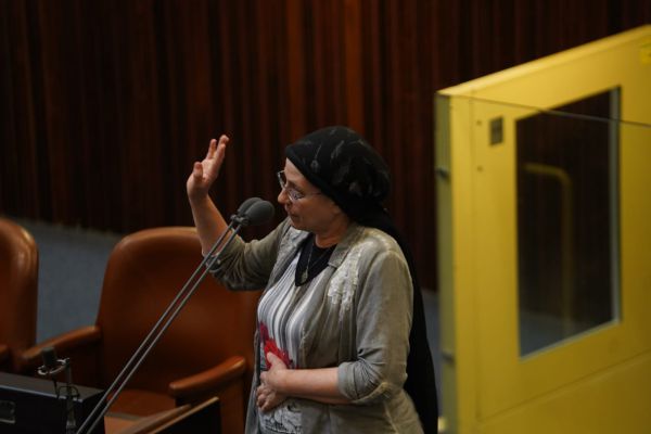 סערה במליאה: למה נדחה הדיון על תשעה באב?