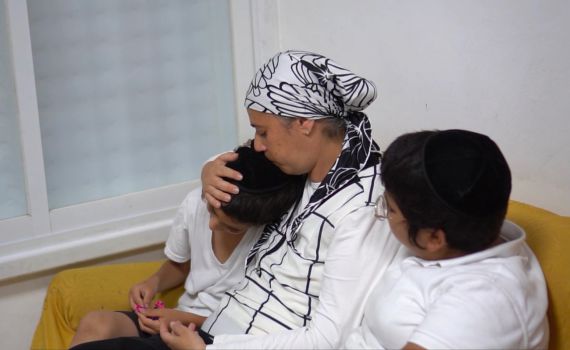 קורע לב: האלמנה חושפת את סיפורה הטרגי • צפו