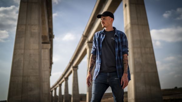 אחרי הכוכב הבא: רביב כנר חוזר לעוד סדרה מצליחה