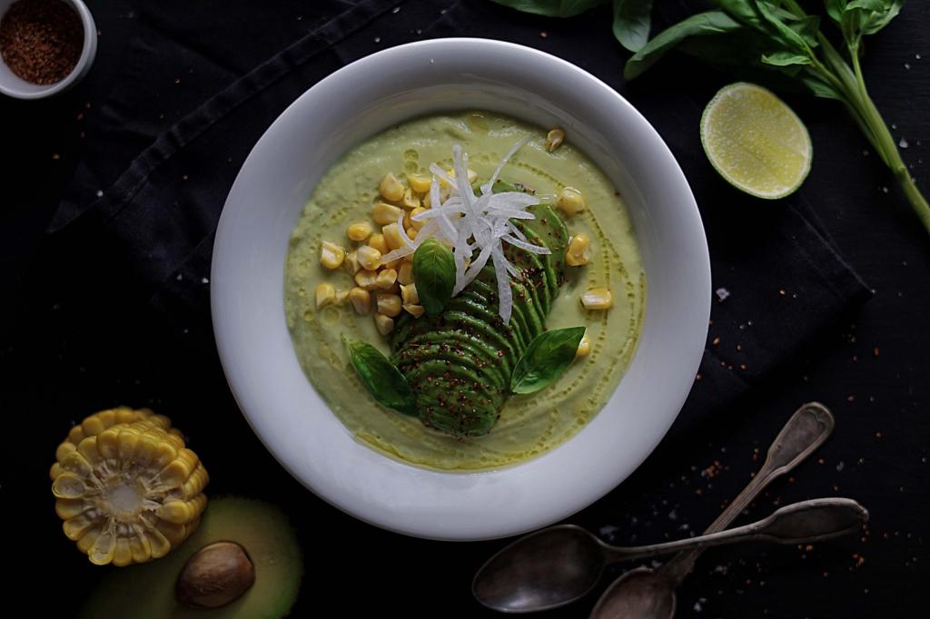 הנשנוש המושלם: מטבל אבוקדו ותירס