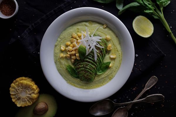 הנשנוש המושלם: מטבל אבוקדו ותירס