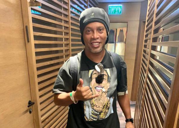 רונאלדיניו בישראל: נבחרת ברצלונה בפתח תקווה