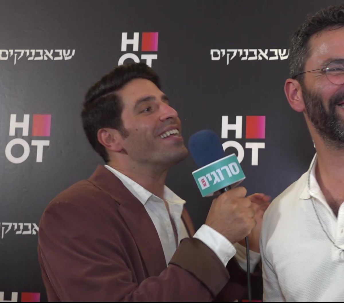 צפו: כשאורי לייזרוביץ' הפך לכתב סרוגים בהשקת שבאבניקים