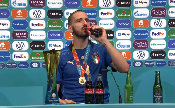 צפו: הקפטן האיטלקי שזכה ביורו עשה לרונאלדו דווקא