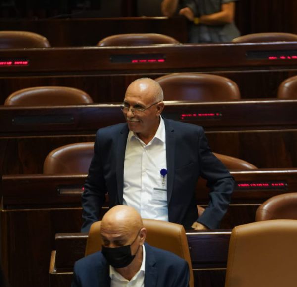 המנהל המצטיין מבית ג'אן הושבע לכנסת