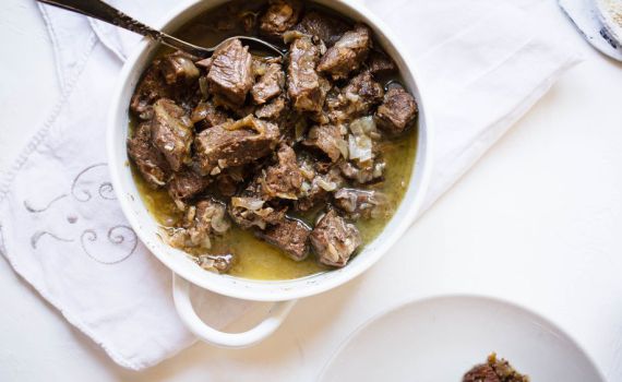 חוזרים לאכול בשרי: מתכון לבשר ראש נימוח וטעים