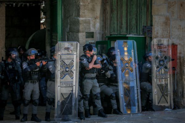 תשעה באב: מוסלמים יידו אבנים בהר הבית