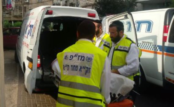 טרגדיה: אדם התמוטט באמצע תפילה ונפטר