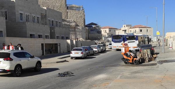 ילד נפגע מאוטובוס בדרך לבית הספר