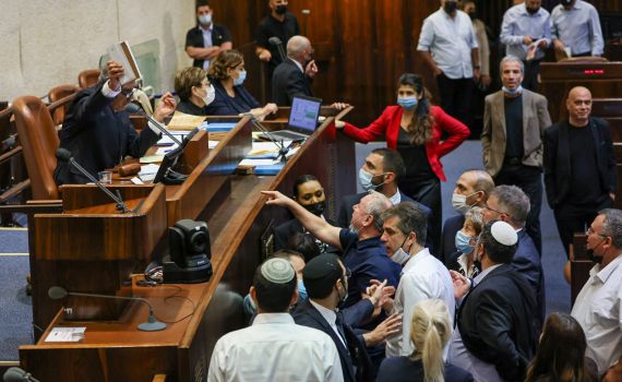 אחרי המבוכה במליאה: מה יקרה לחוק הדיינים?