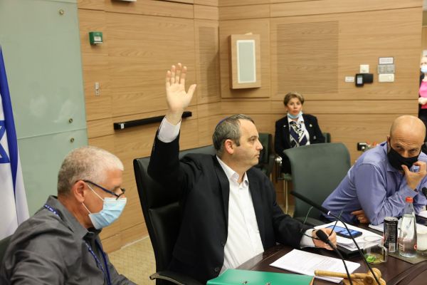 האופוזיציה החרימה: חוק ממשלת החליפים אושר