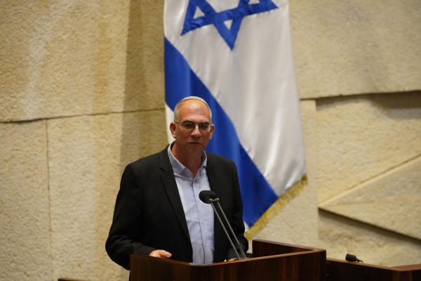 יו"ר ועדת חוץ וביטחון קיבל את דרישת אורבך