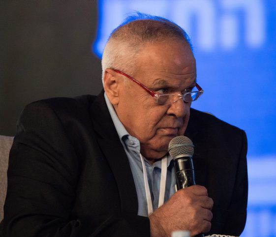 "סליחה רוני": העיתונאי רוני דניאל הובא למנוחות