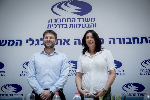 דחיית התקנת החיישן ברכב: סמוטריץ' בעד, רגב נגד