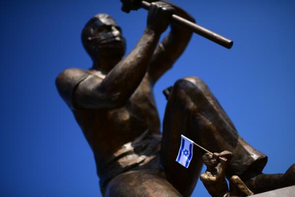 צפו: קצר על הפרשה | האם הלאומיות היא עבודה זרה?