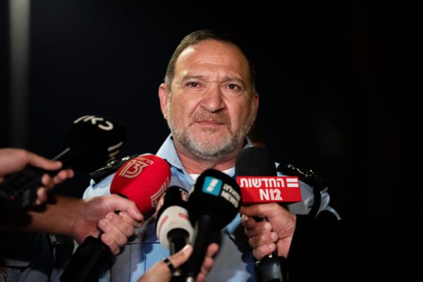 המפכ"ל: "שוטר רשאי לפתוח באש בסכנת חיים"