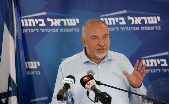 ליברמן מסמן את היעד הבא: שינוי חוק הגיור