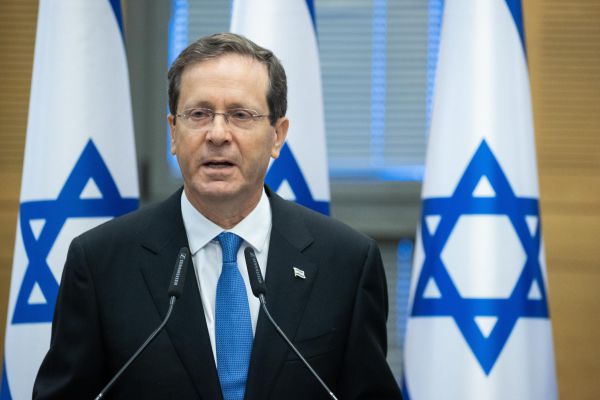 נר ראשון ביו"ש: הנשיא הרצוג יגיע להדלקה בחברון