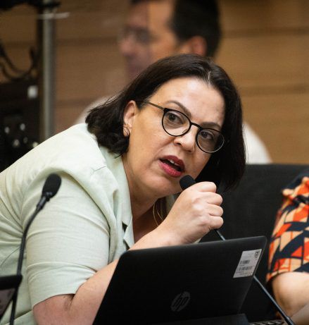 "מתעסקים רק עם גל גברעם, רק אני שצועקת?"