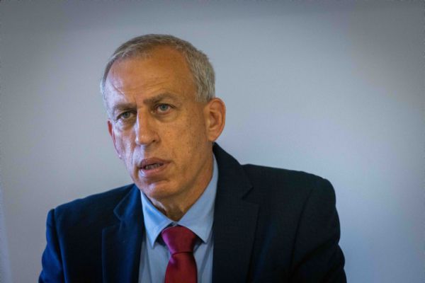 פרופסור אש: יש חורים במתווה לפתיחת הלימודים