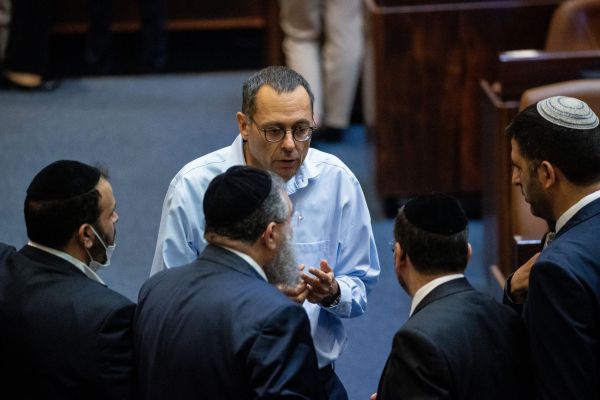 "בריונות": מחלוקת קשה על קיזוז ח"כ מאושפז