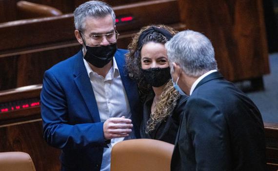 ניצחון לקואליציה: הארכת התקציב ופיצול הליכוד