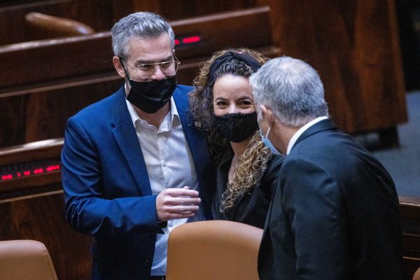 ניצחון לקואליציה: הארכת התקציב ופיצול הליכוד