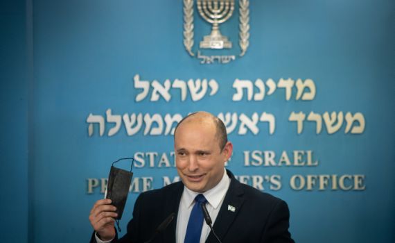 בנט תוקף: "סרבני החיסונים מסכנים את כולנו"