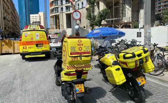 פועל נפל מגובה רב בתל אביב ומת