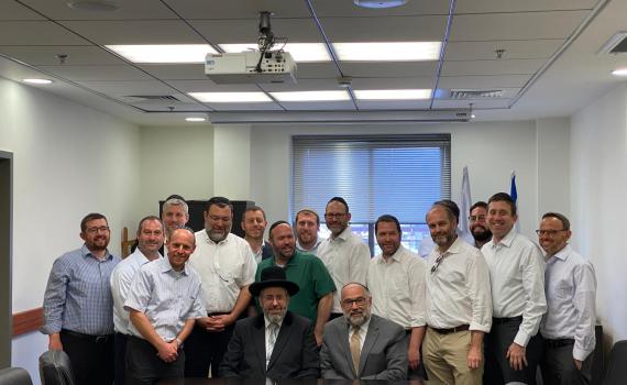 הרב לאו לרבני ארה"ב: כן לייעול – לא לחיסול הרבנות הראשית