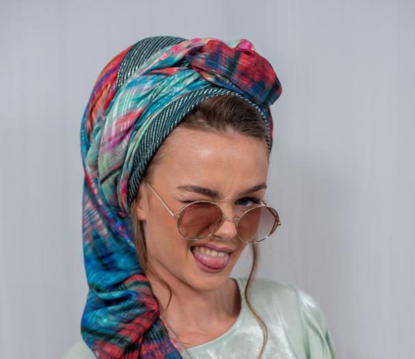 מיוחד לסרוגות: 3 קשירות למטפחת שאת חייבת להכיר