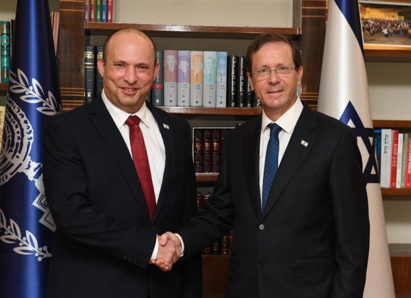 הרצוג נפרד מבנט: "טובת המדינה תמיד לנגד עיניך"