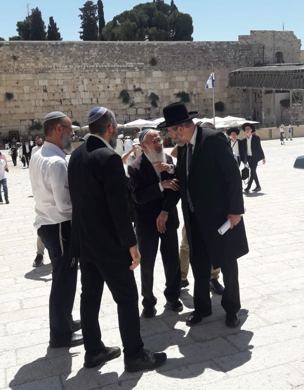 אחרי מינוי הרב אבינר לנשיא: הרב הראשי הגיע לביקור בישיבה