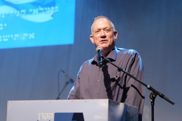 גנץ הציג: תוכנית 'ההפוגות' לפינוי תושבי עוטף עזה