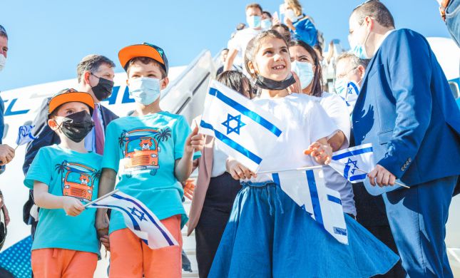  עונת העלייה נפתחה: 160 עולים הגיעו לישראל מצרפת