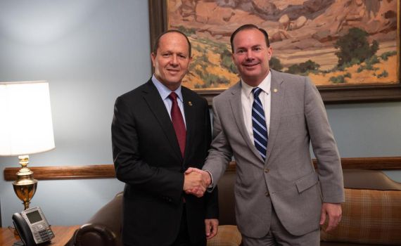 המסע של ברקת בארה"ב לעצירת פתיחת הקונסוליה