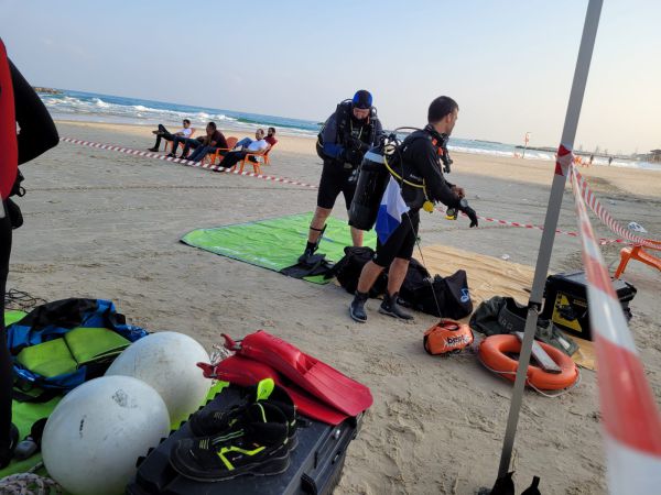 סקירות אחר בן 38 שנעלם בים בחוף ירושלים