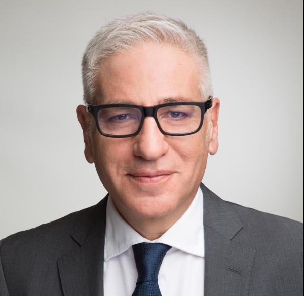 היסטוריה: השגריר הראשון באיחוד האמירויות